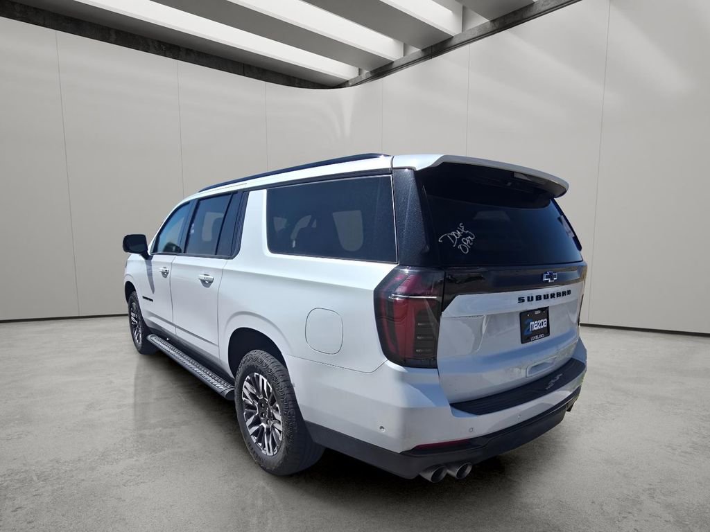 Used 2025 Chevrolet Suburban Z71 AWD/4WD image 6