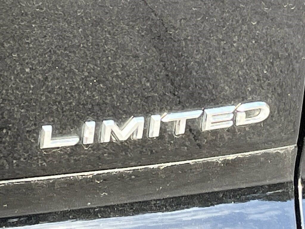 Used 2025 Toyota Crown Signia Limited image 25