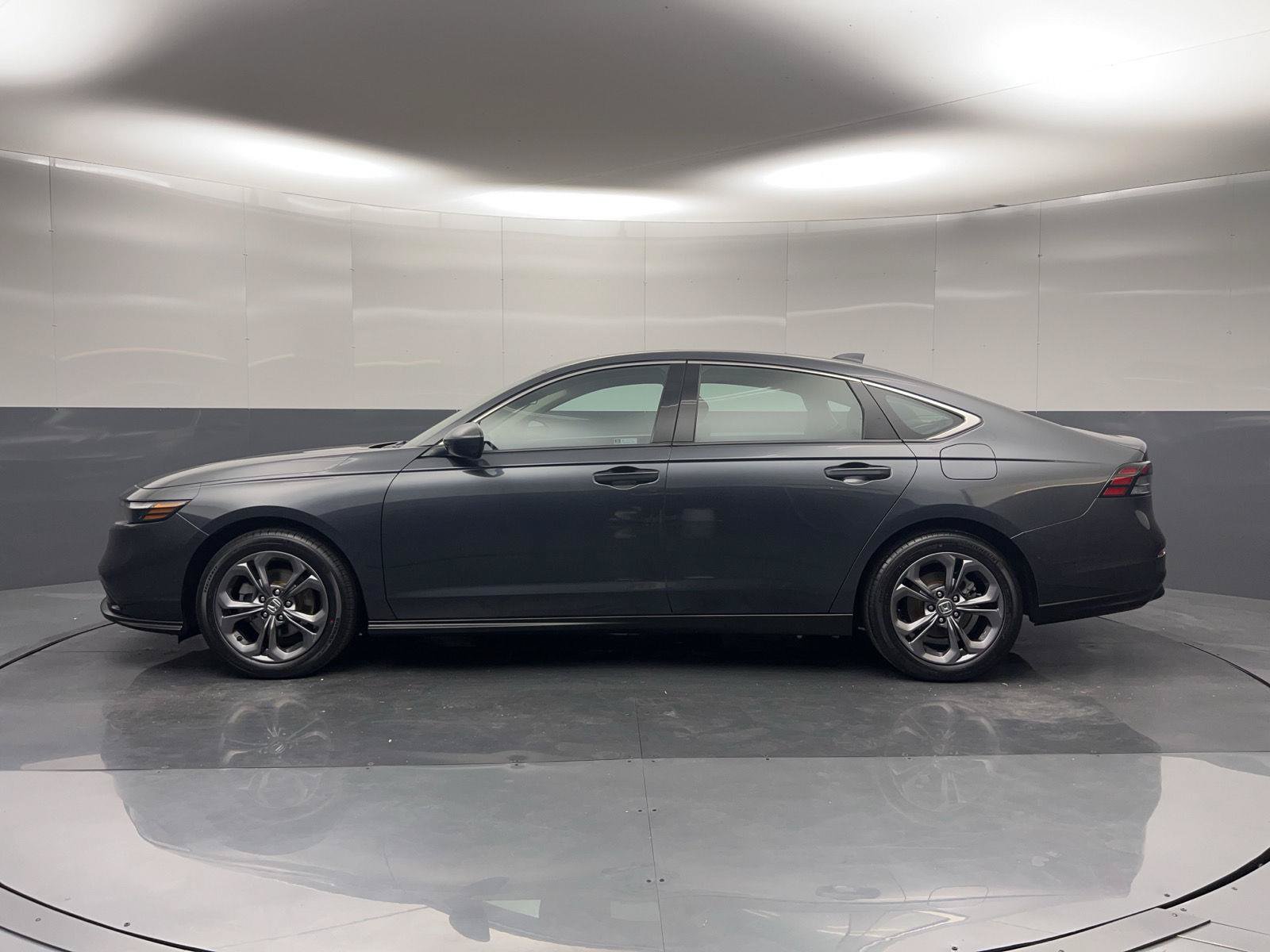 Certified 2023 Honda Accord EX image 28