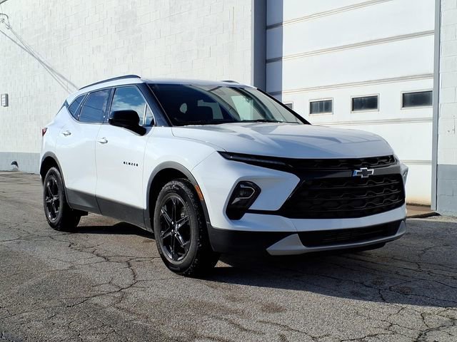 Used 2024 Chevrolet Blazer LT w/ Convenience Package AWD/4WD image 3