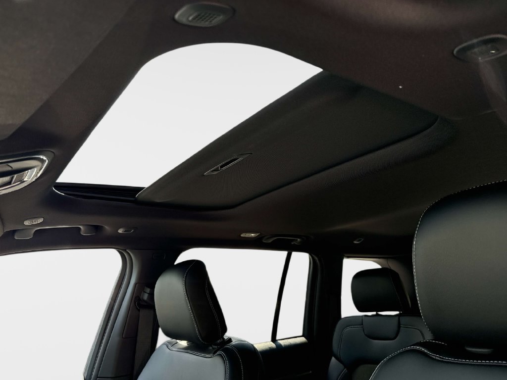 New 2027 Jeep Grand Cherokee Altitude AWD/4WD image 14