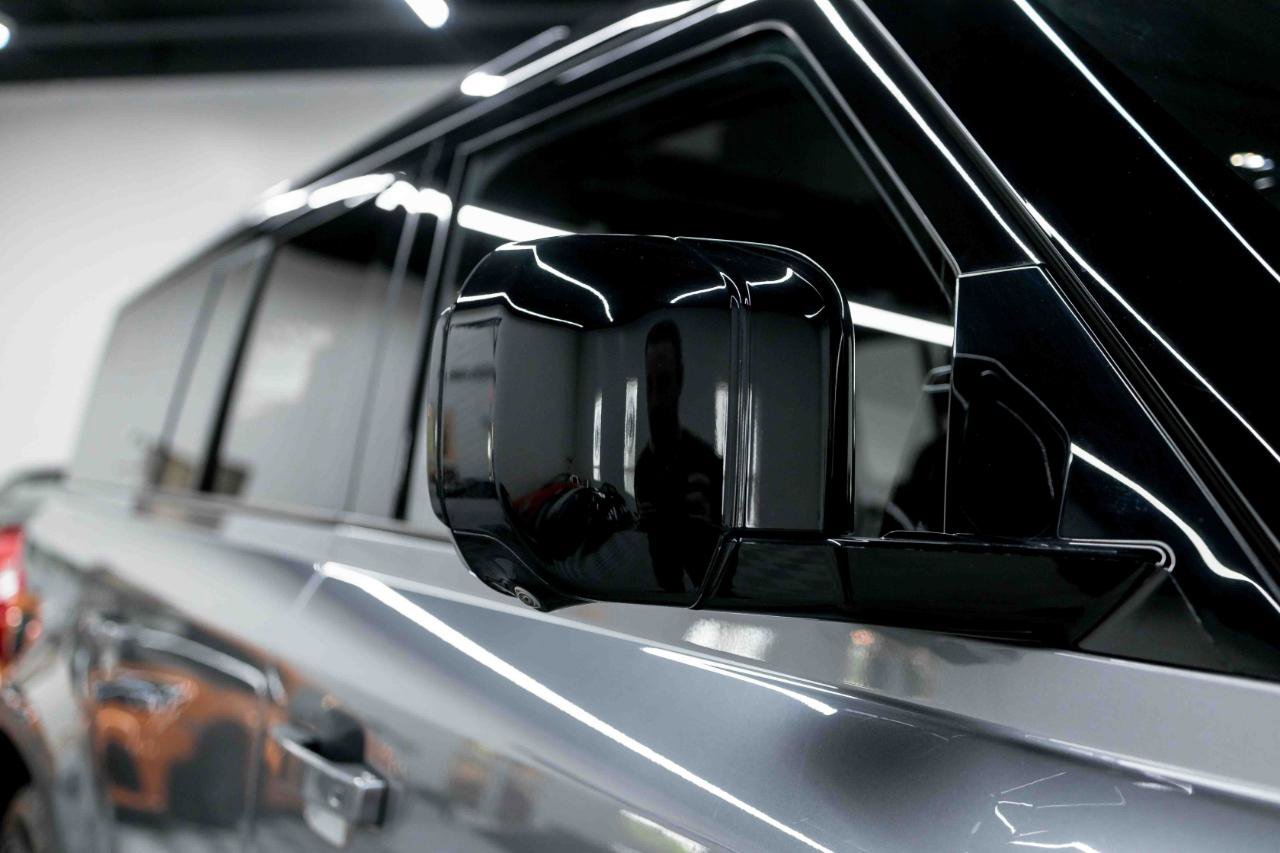 Used 2023 Land Rover Defender 130 SE image 20