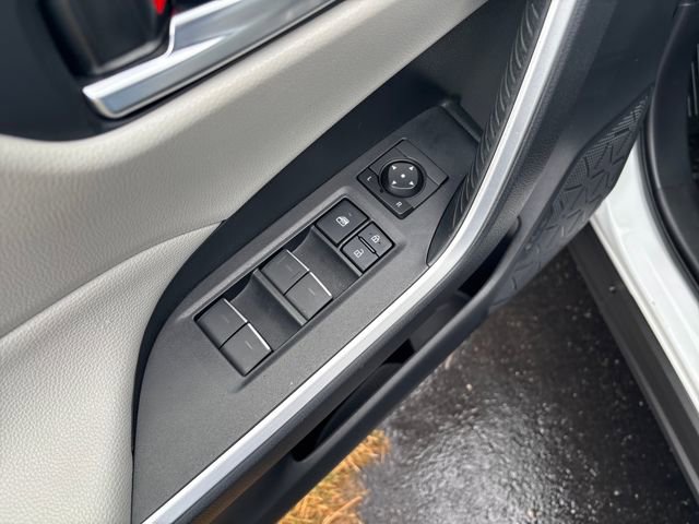 Used 2023 Toyota RAV4 XLE Premium image 11