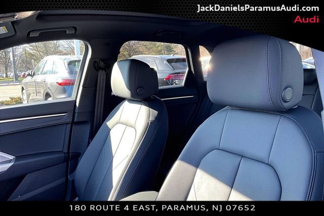 Used 2025 Audi Q3 2.0T Premium w/ Convenience Package image 17