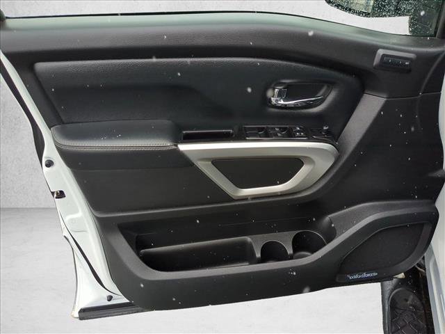 Used 2017 Nissan Titan PRO-4X w/ Pro-4x Convenience Package image 9