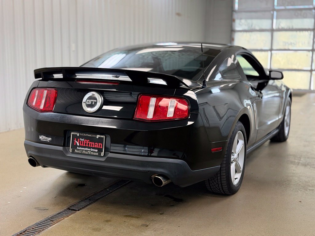 Used 2010 Ford Mustang GT RWD image 6