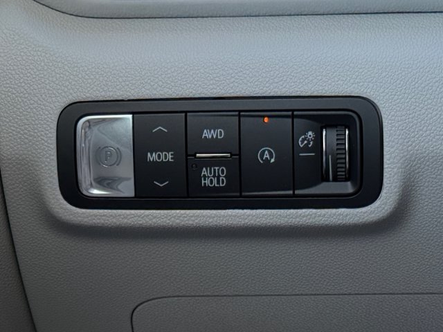 Used 2026 GMC Terrain Denali AWD/4WD image 17