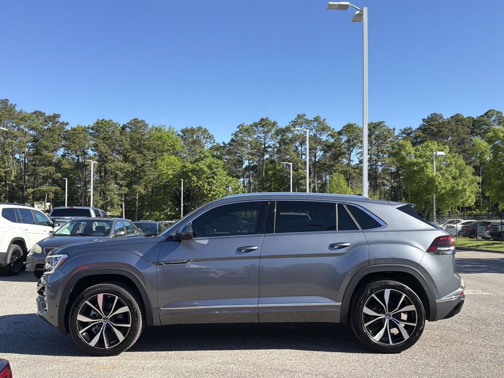 Used 2024 Volkswagen Atlas Cross Sport SEL Premium R-Line image 31