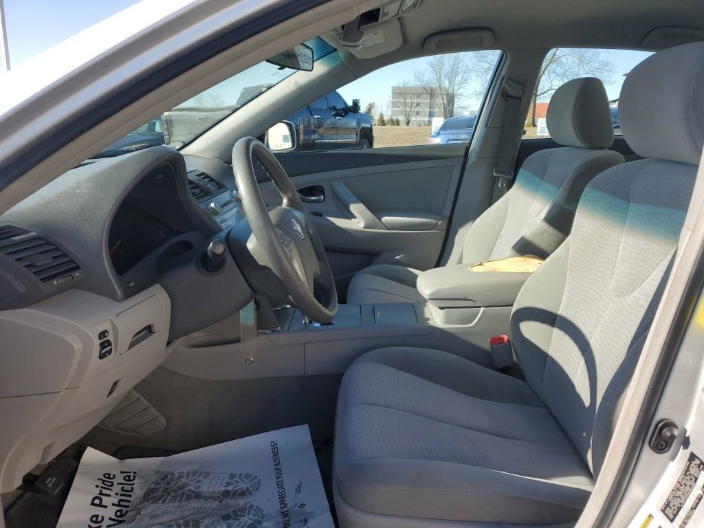 Used 2011 Toyota Camry LE image 20