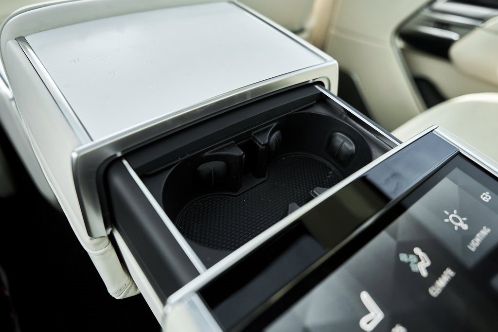 Used 2024 Land Rover Range Rover SV image 56