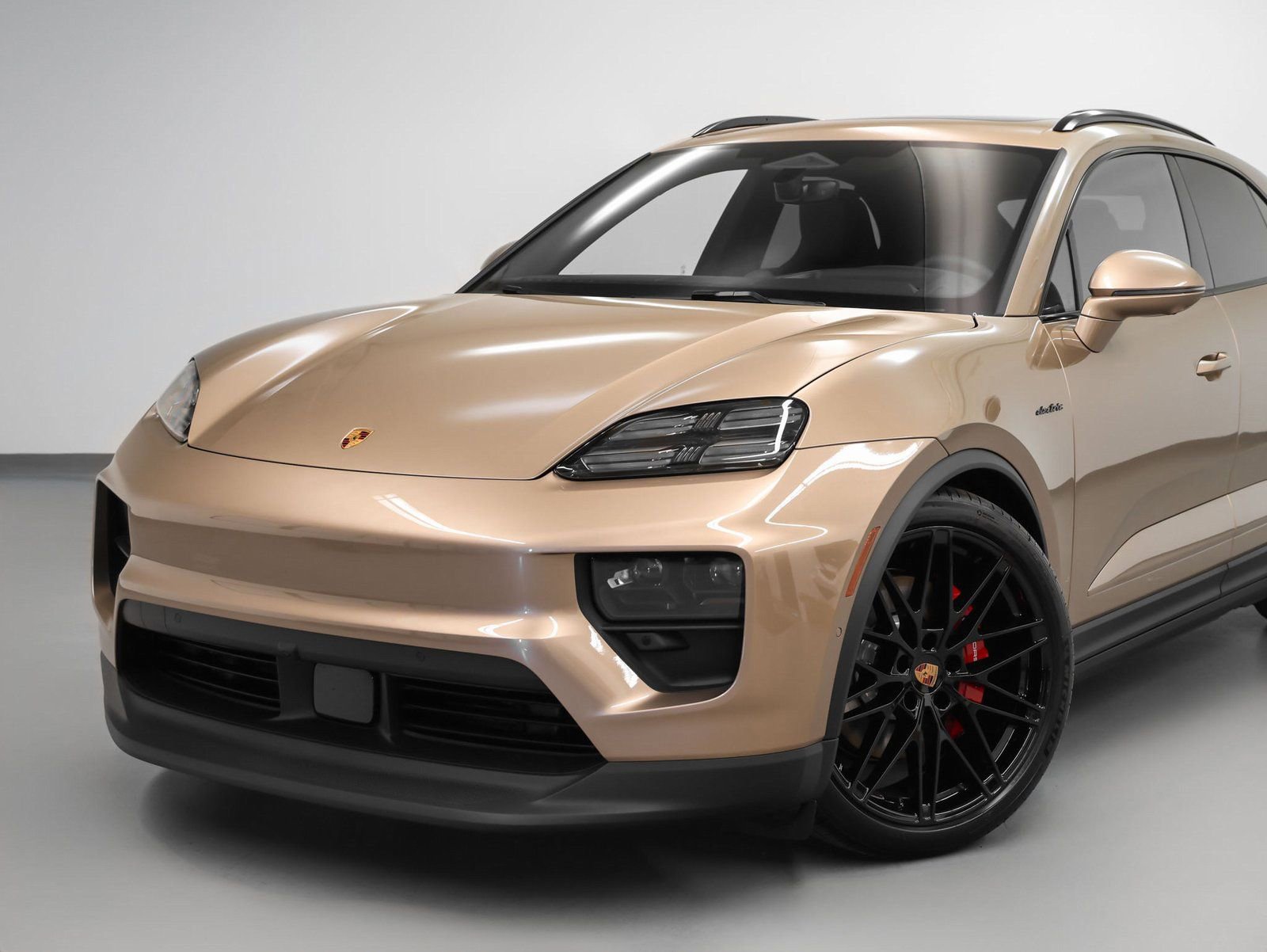 New 2025 Porsche Macan 4S Electric image 7