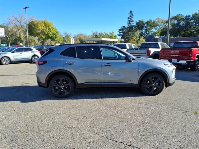 Used 2025 Buick Envision Sport Touring image 2