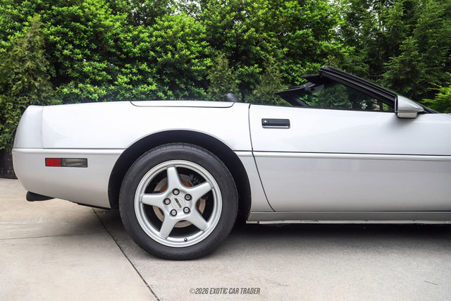 Used 1996 Chevrolet Corvette Convertible RWD image 10