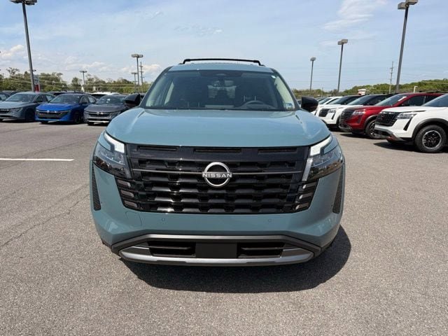 New 2026 Nissan Pathfinder Platinum w/ Cargo Package AWD/4WD image 3