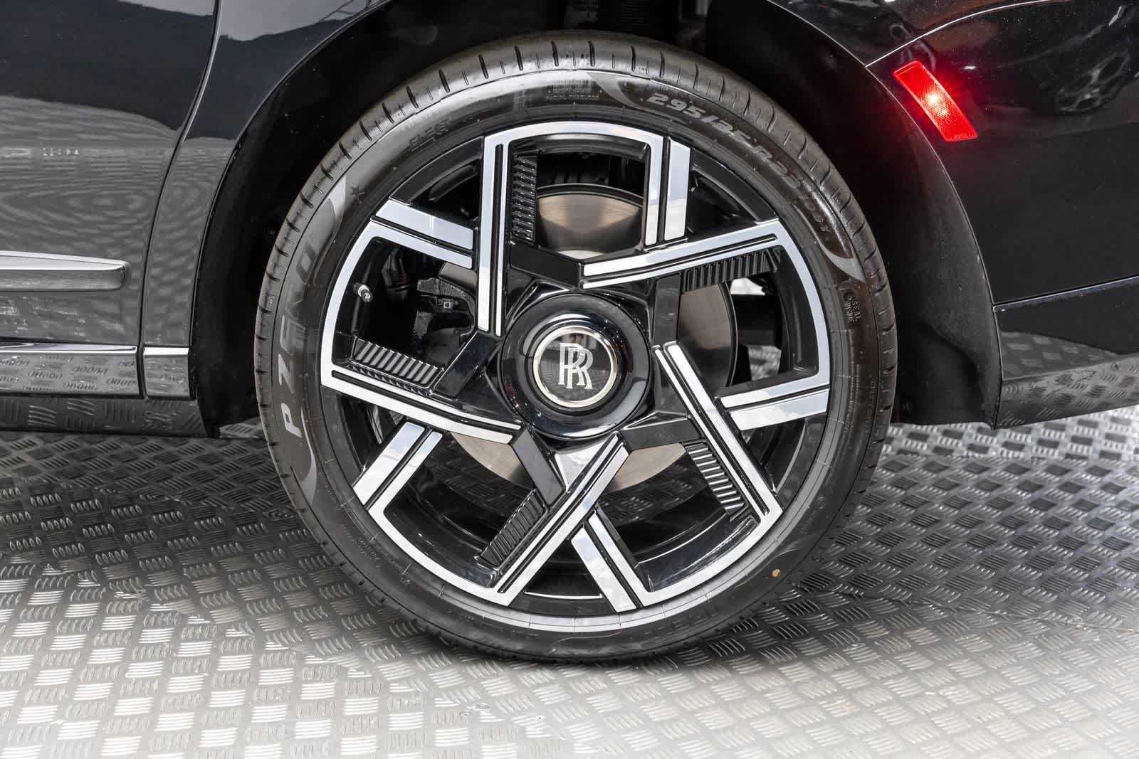 New 2027 Rolls-Royce Cullinan Black Badge AWD/4WD image 60