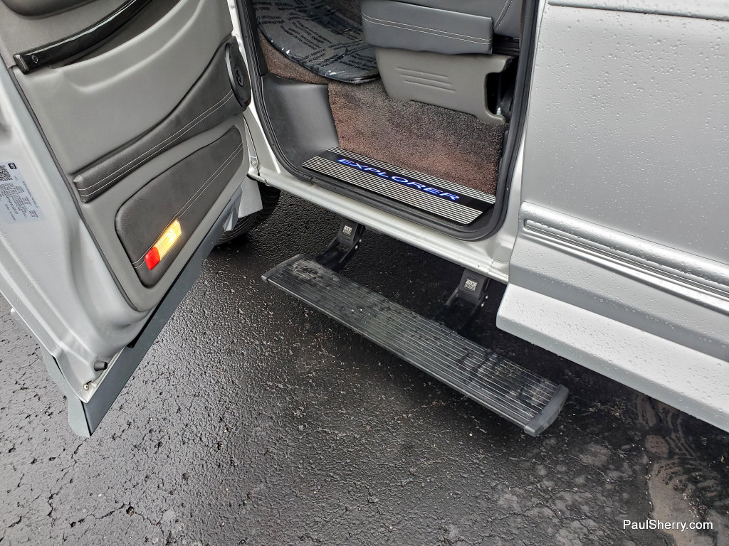 Used 2023 Chevrolet Express 2500 RWD image 34