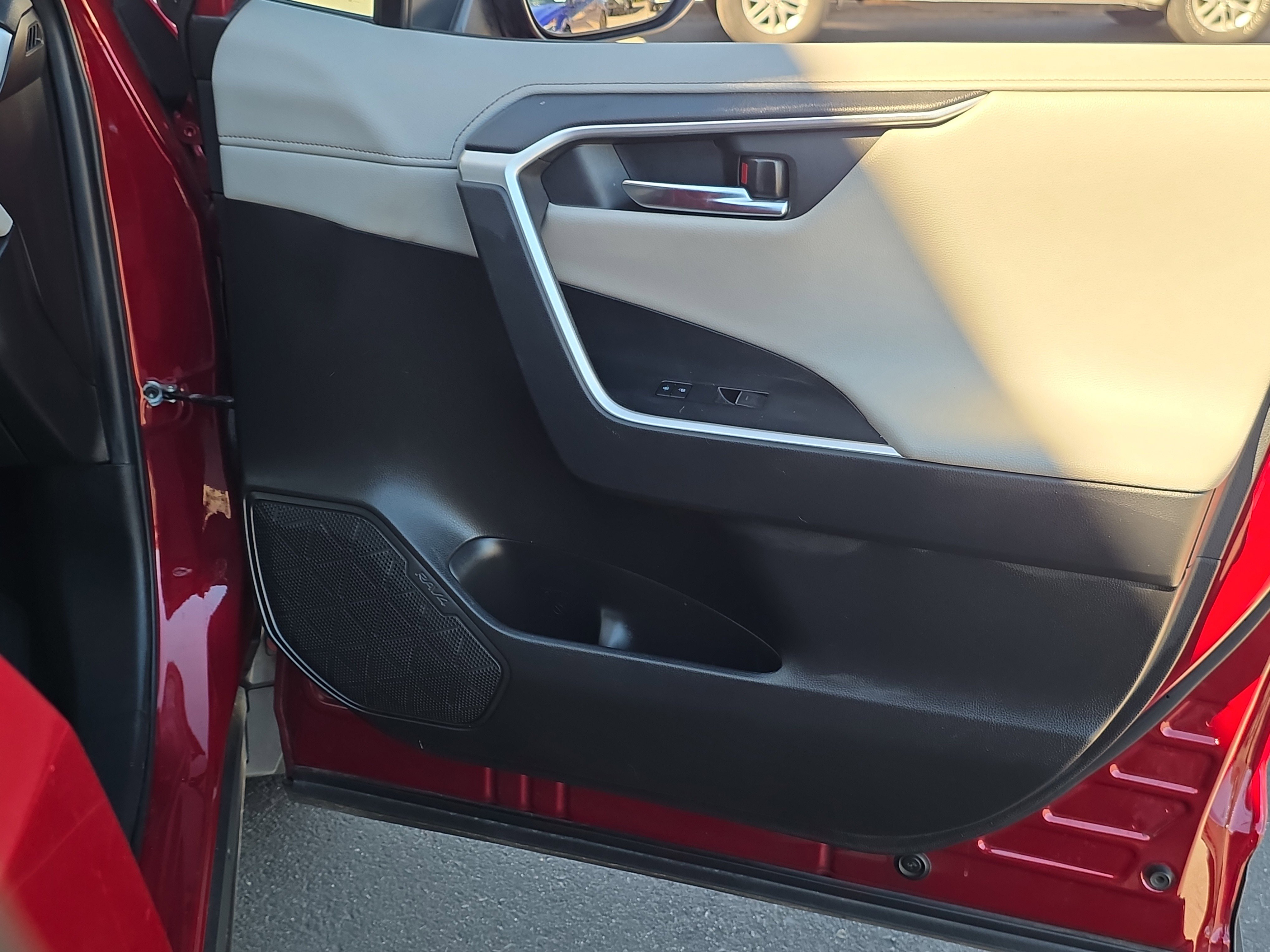 Used 2022 Toyota RAV4 Limited image 33