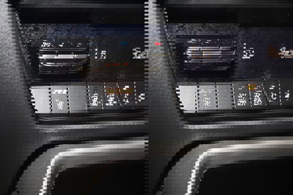 Used 2024 MAZDA CX-90 Plug-In Hybrid w/ Premium Pkg image 8