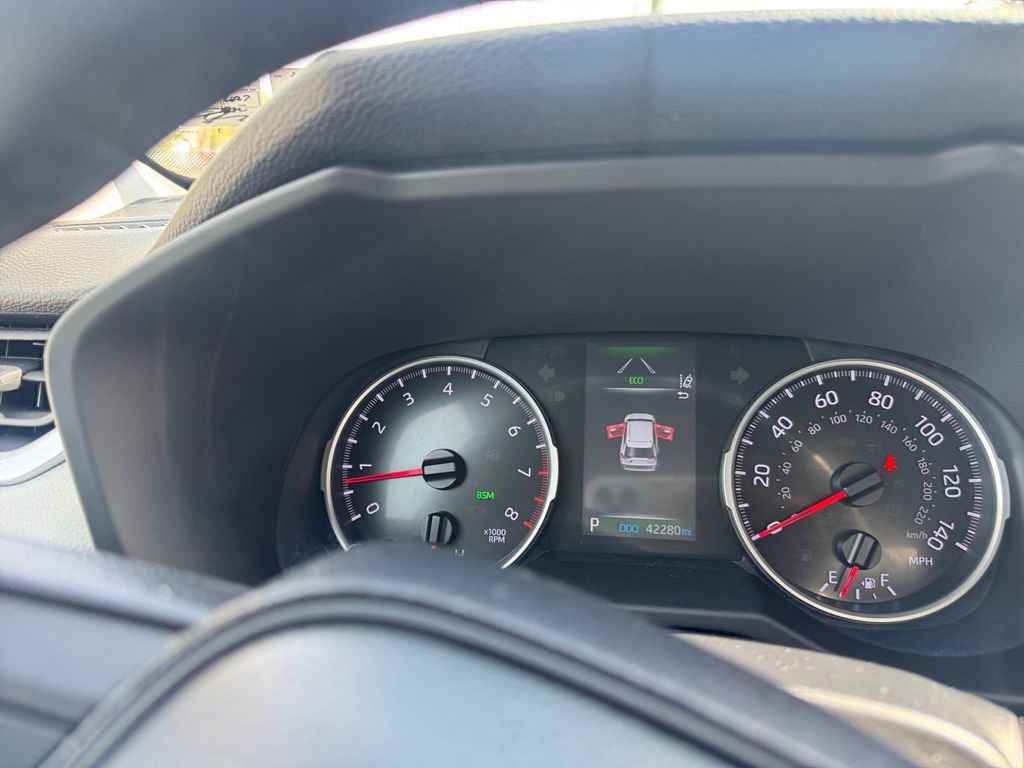 Used 2021 Toyota RAV4 XLE image 20