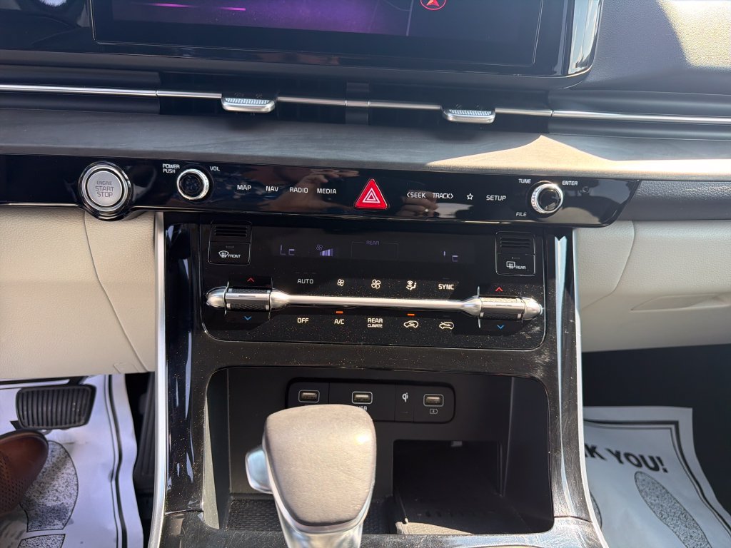 Certified 2023 Kia Carnival EX FWD image 17