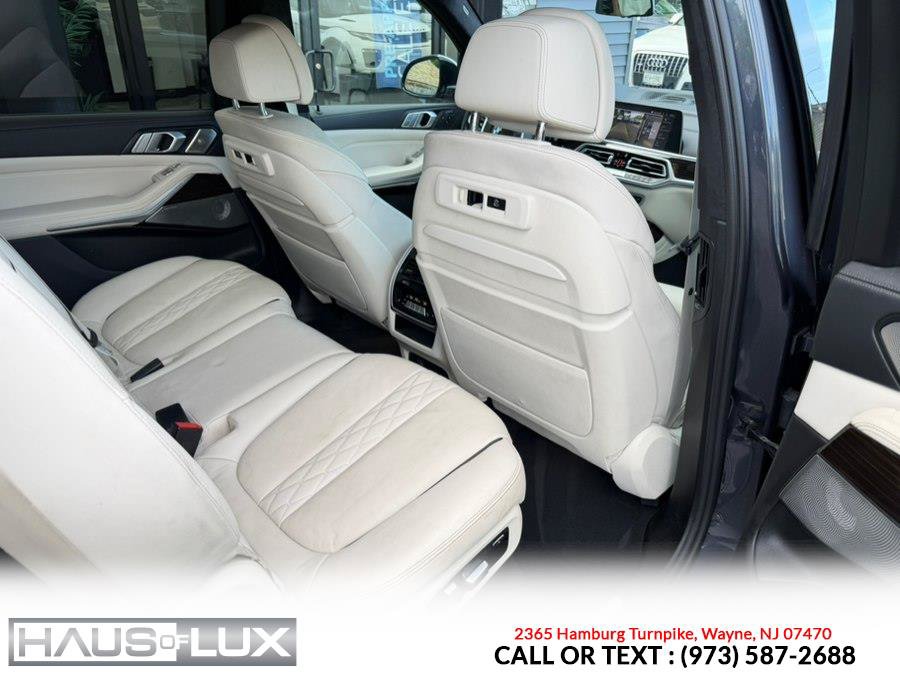 Used 2020 BMW X7 M50i w/ Dynamic Handling Package AWD/4WD image 22