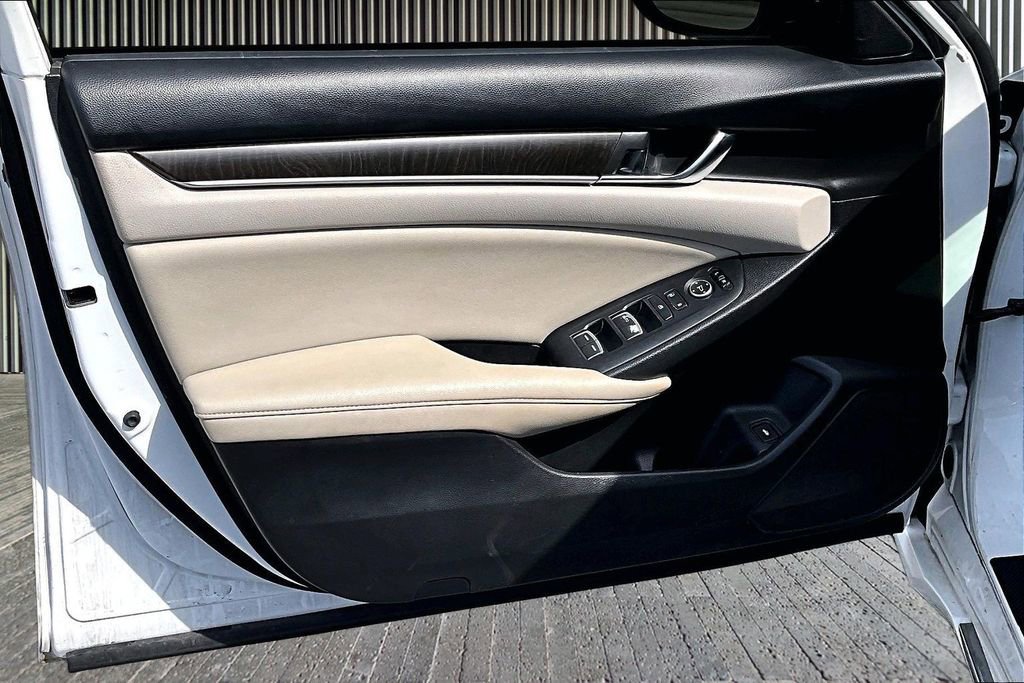 Used 2020 Honda Accord EX image 23