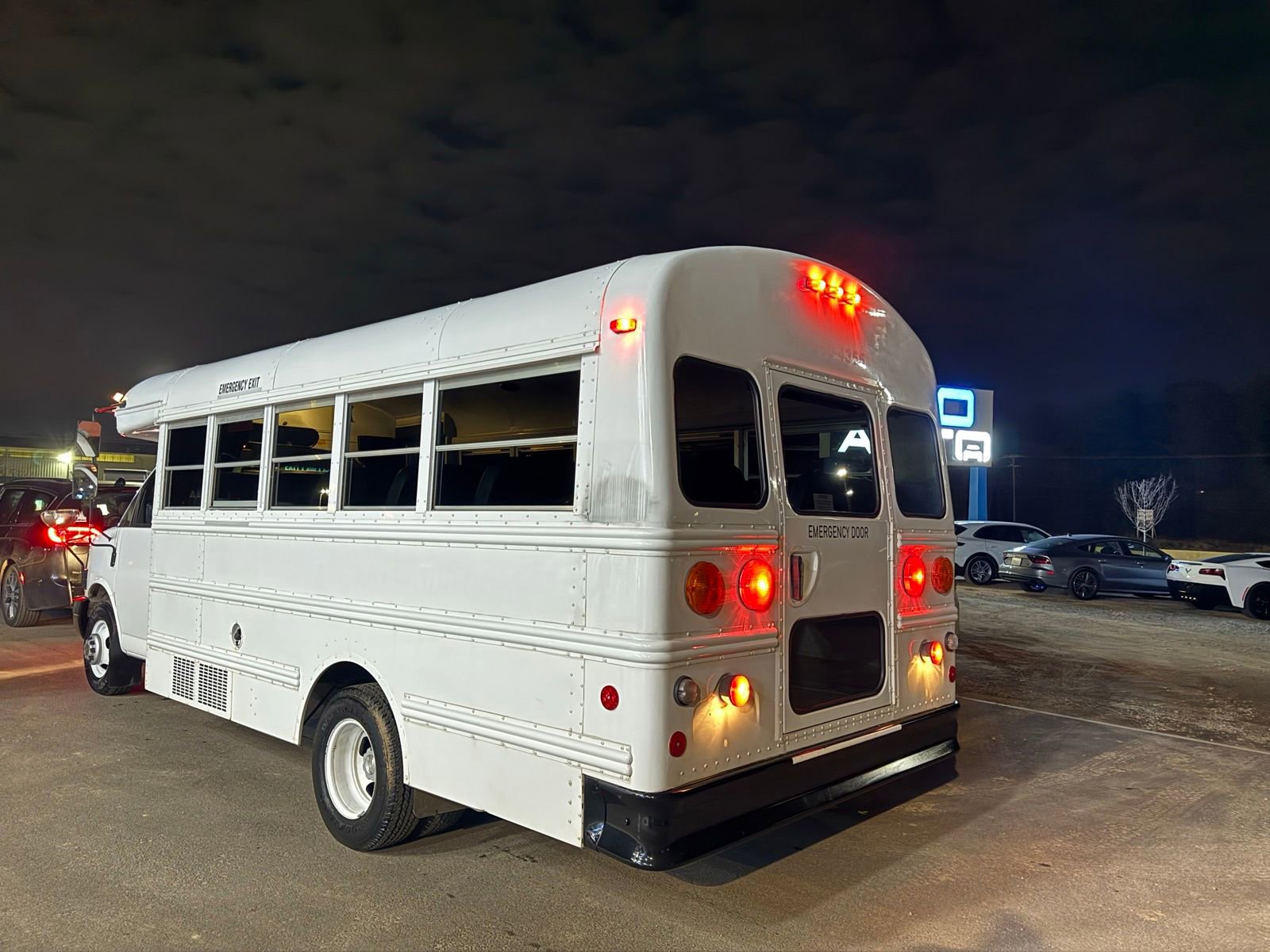 Used 2005 Chevrolet Express 3500 w/ School Bus Package image 9