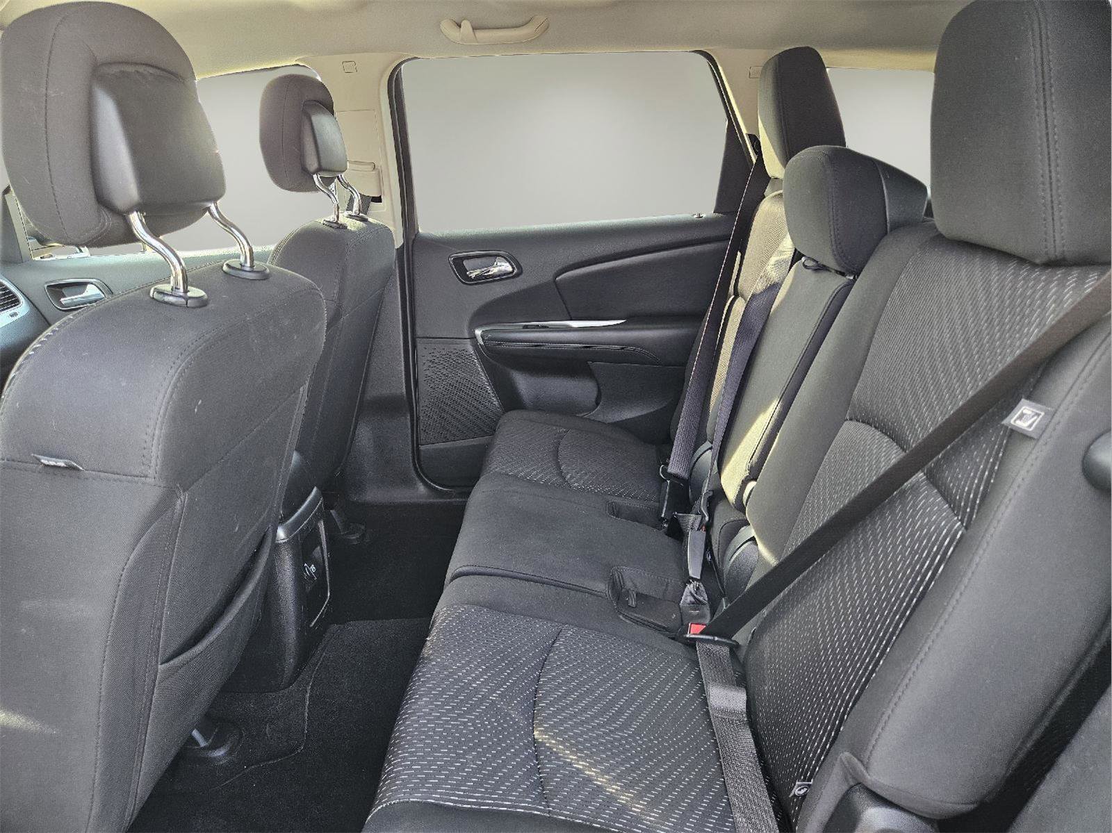 Used 2018 Dodge Journey SE w/ Blacktop Package FWD image 7