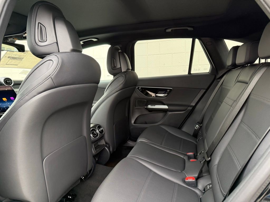 Used 2026 Mercedes-Benz GLC 300 4MATIC image 33