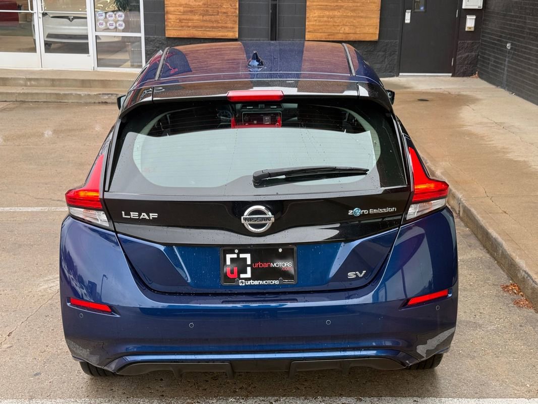Used 2020 Nissan Leaf SV w/ SV Technology Package FWD image 14