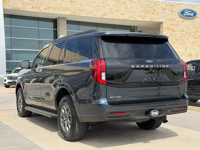 Used 2025 Ford Expedition Active RWD image 13