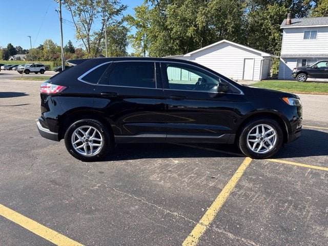 Used 2024 Ford Edge SEL w/ Convenience Package AWD/4WD image 2