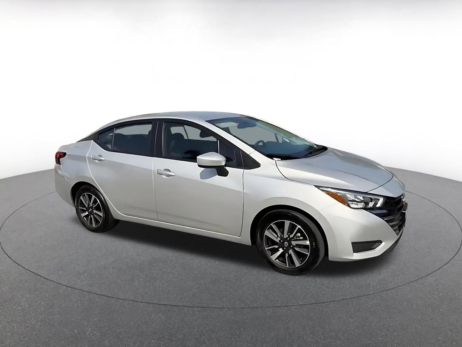 Used 2025 Nissan Versa SV FWD image 2