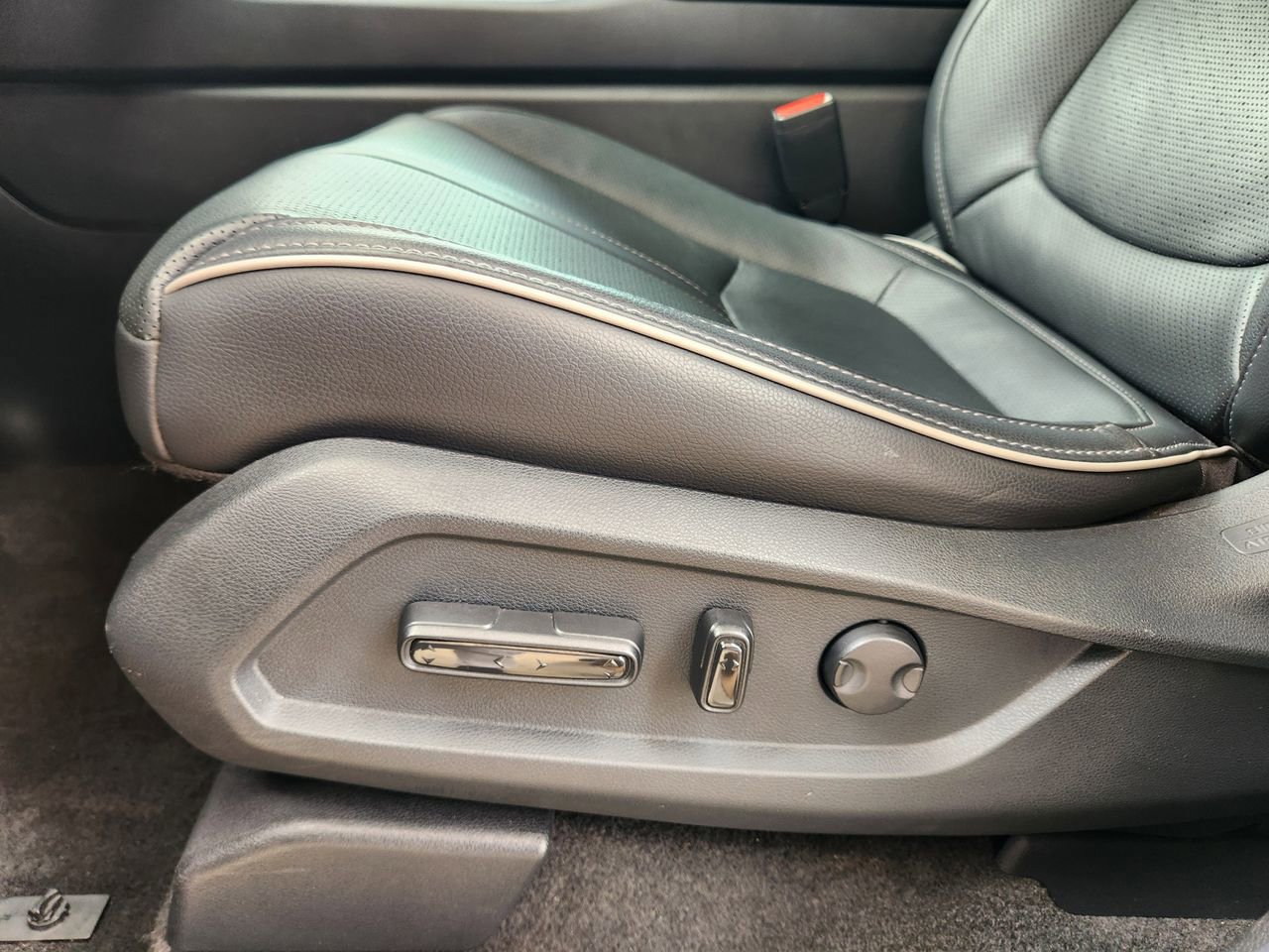 Used 2024 Honda Pilot Elite image 23
