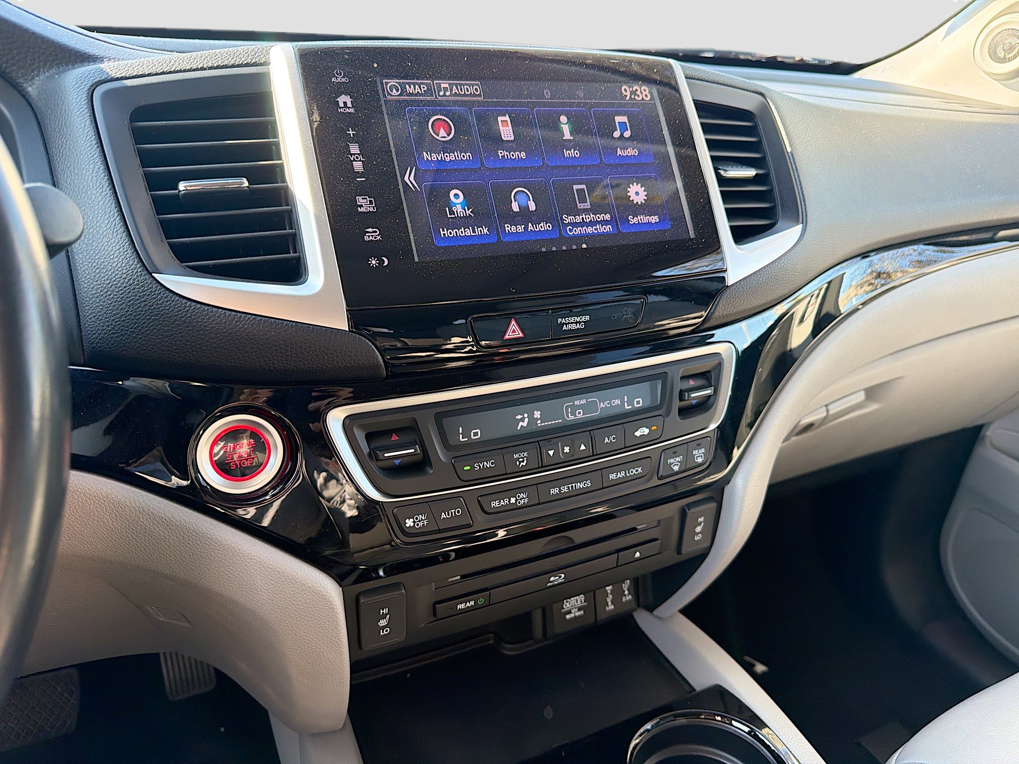 Used 2017 Honda Pilot Touring image 29