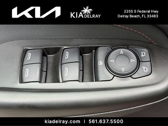 Used 2023 Chevrolet TrailBlazer RS w/ Sun and Liftgate Package FWD image 17