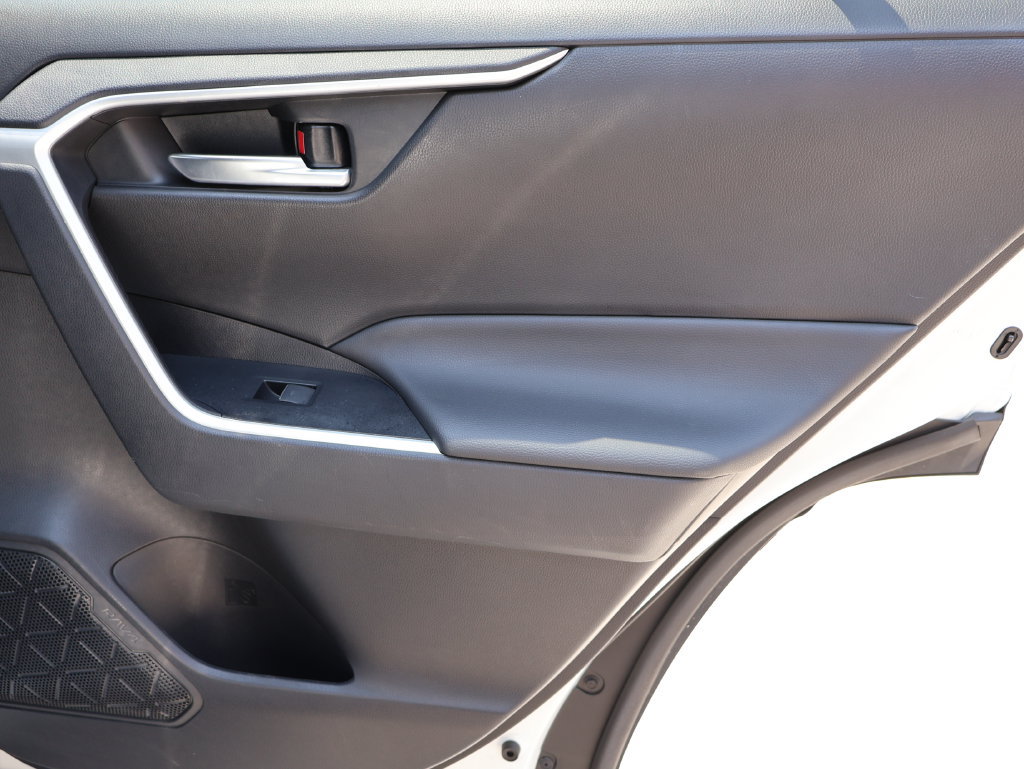 Used 2025 Toyota RAV4 XLE AWD/4WD image 10