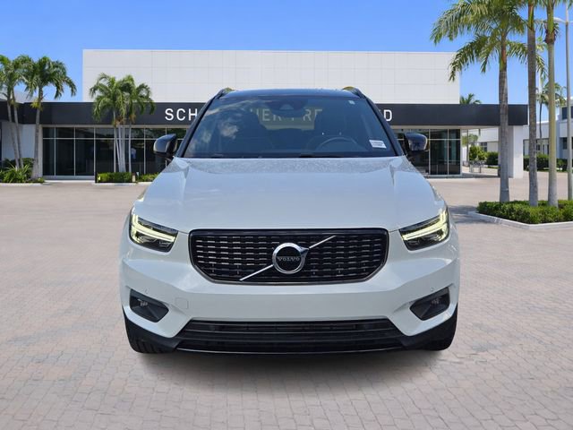 Used 2021 Volvo XC40 T4 R-Design w/ Climate Package image 2