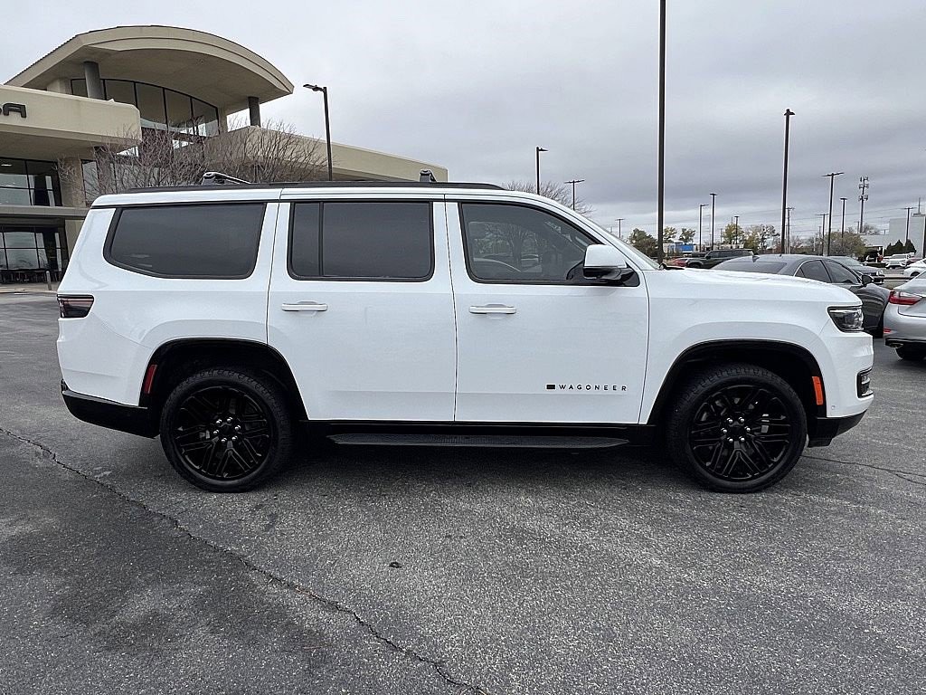 Used 2022 Jeep Wagoneer Series III image 2