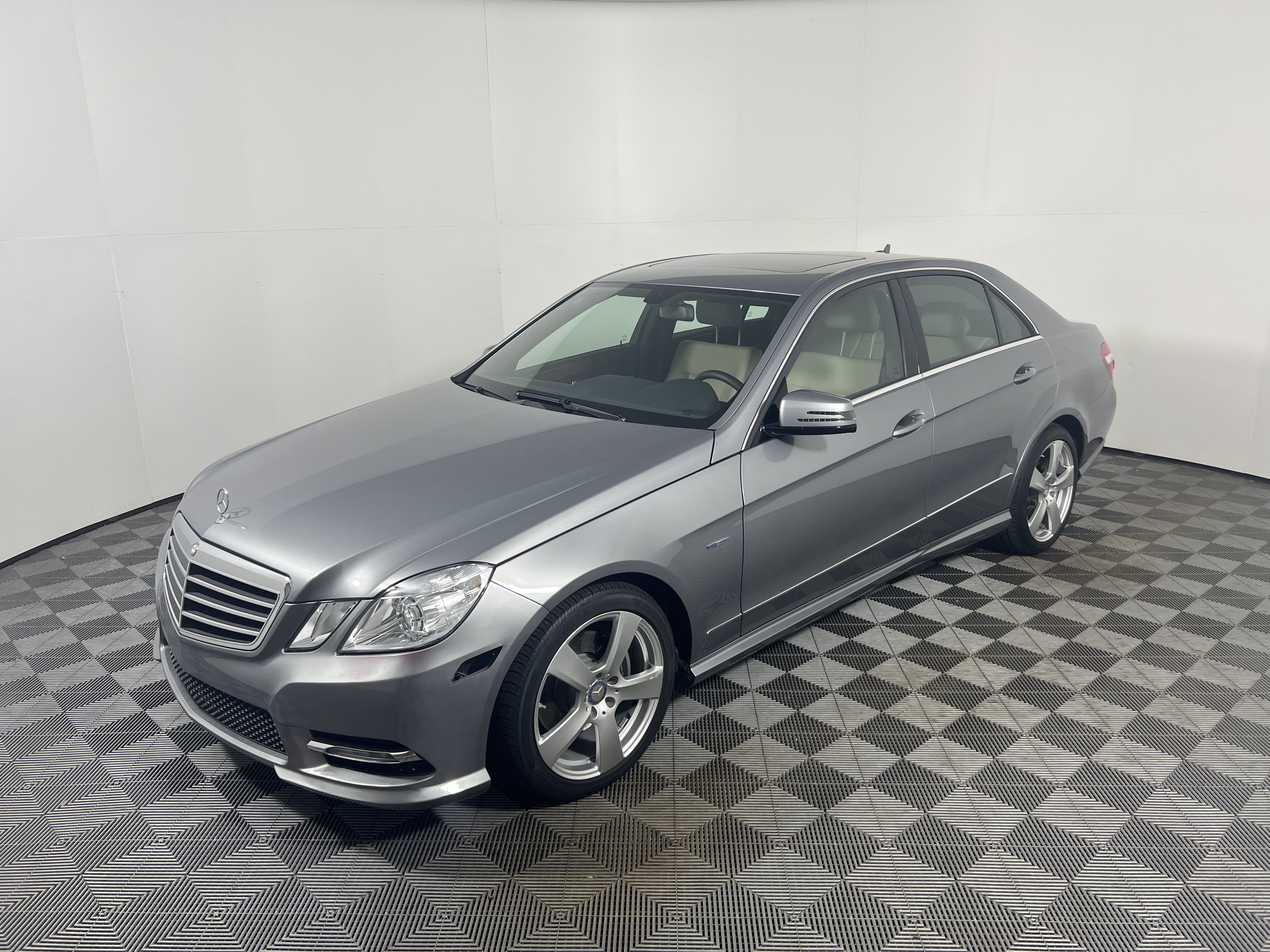 Used 2012 Mercedes-Benz E 350 Sedan image 9