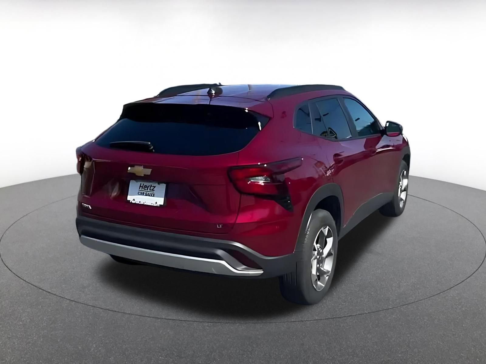 Used 2025 Chevrolet Trax LT FWD image 11