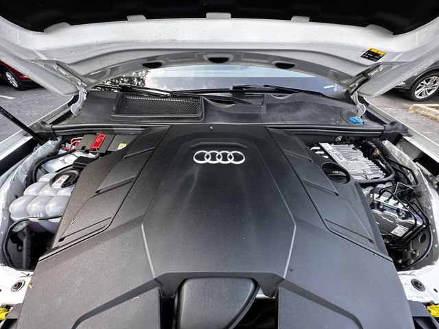 Used 2022 Audi Q7 3.0T Premium Plus w/ Premium Plus Package AWD/4WD image 32