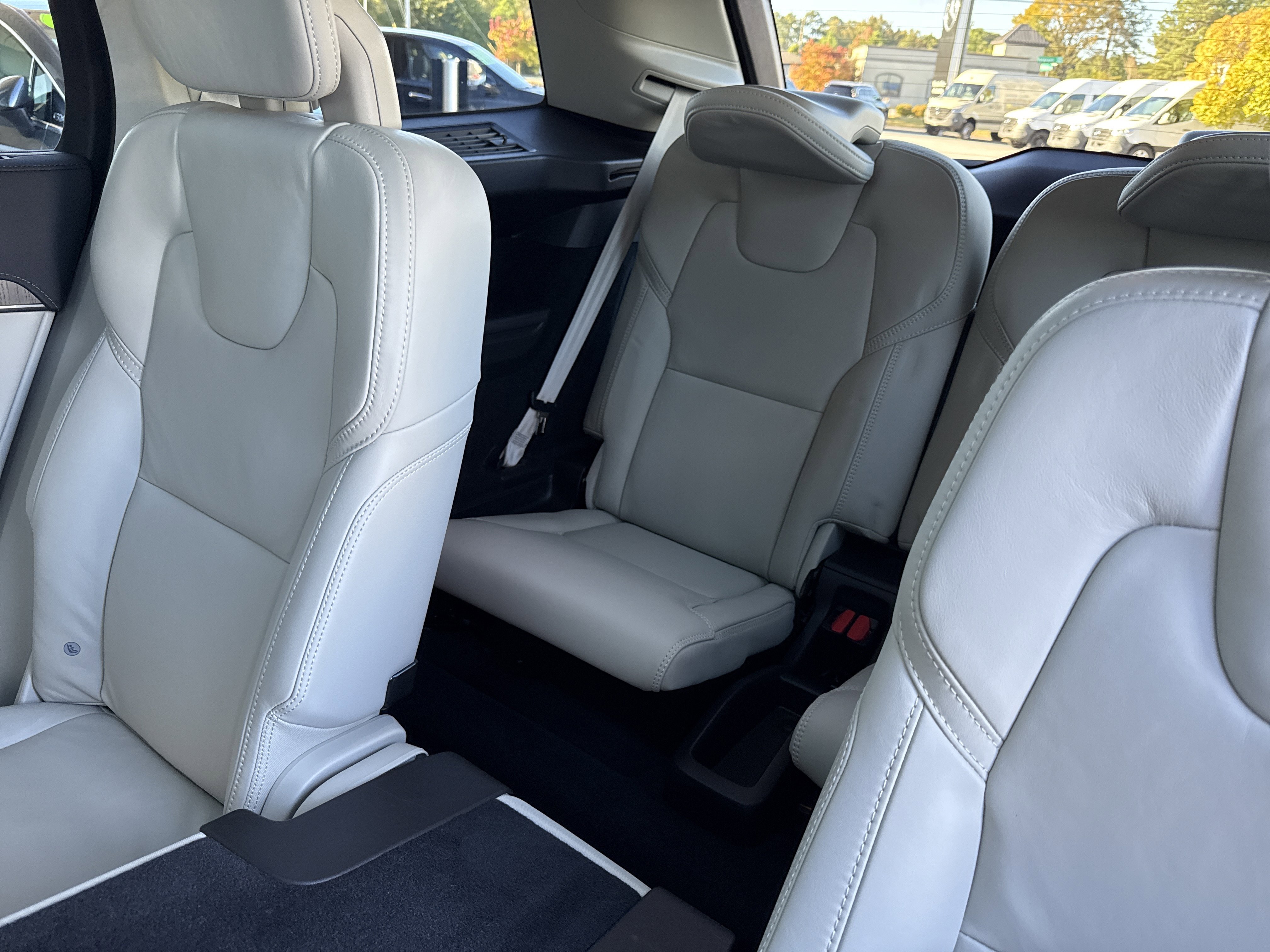 Used 2021 Volvo XC90 T6 Inscription w/ Lounge Package image 43