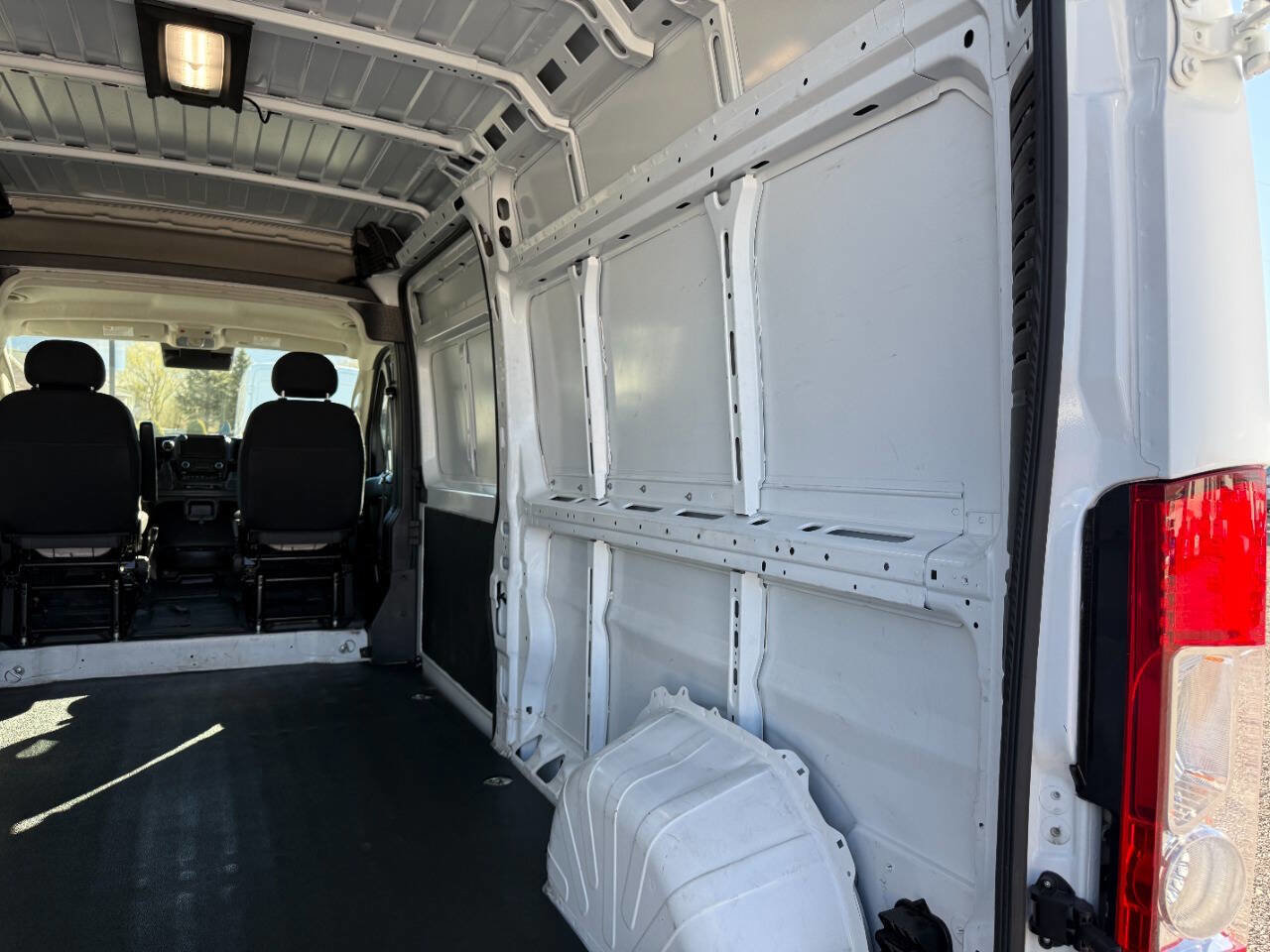 Used 2025 RAM ProMaster 2500 w/ Convenience Group image 22