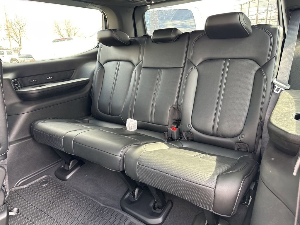 Used 2024 Jeep Wagoneer Series III w/ Rear Seat Video Group 1 image 17