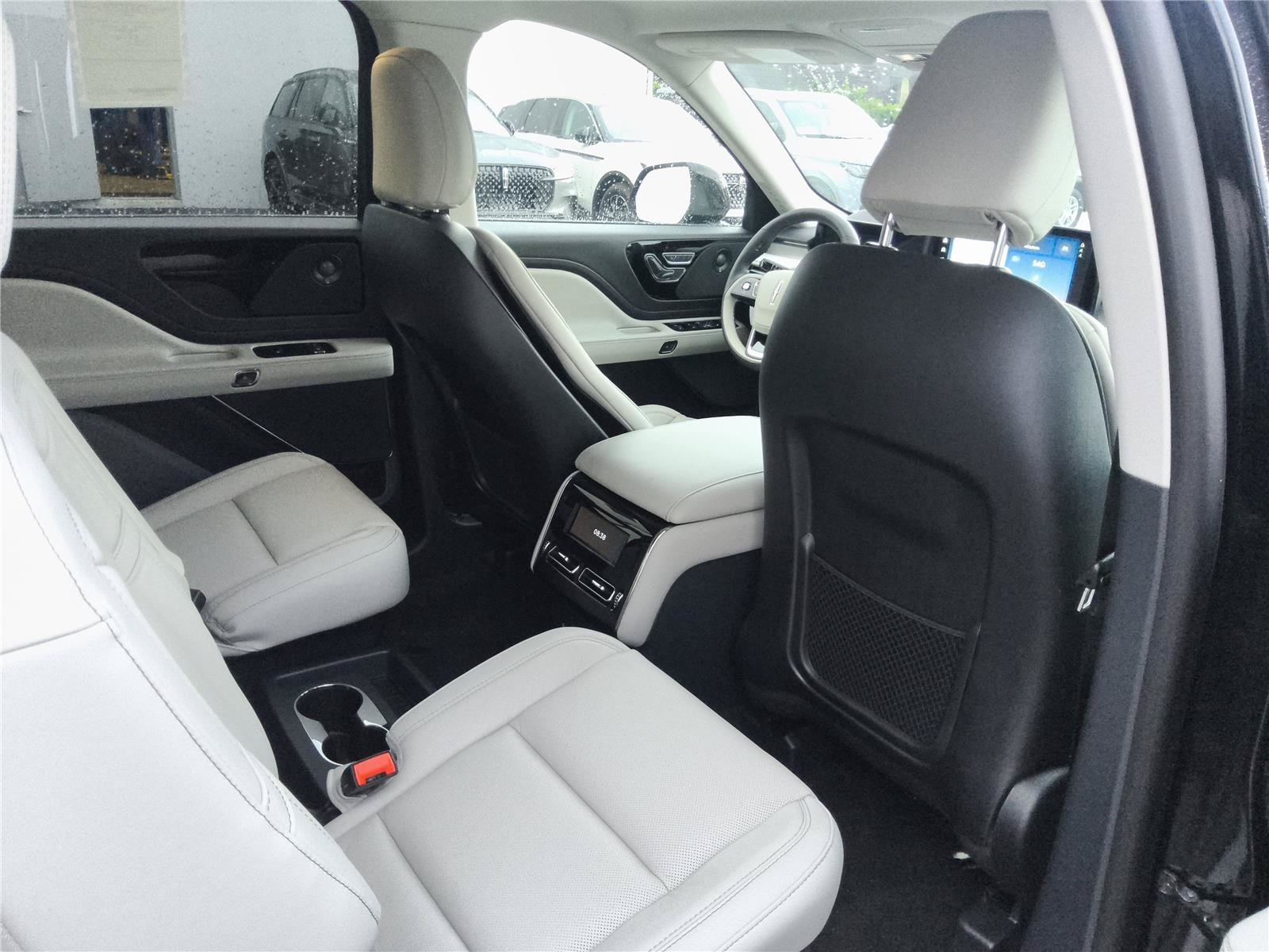 New 2027 Lincoln Aviator Reserve w/ Jet Appearance Package RWD image 30