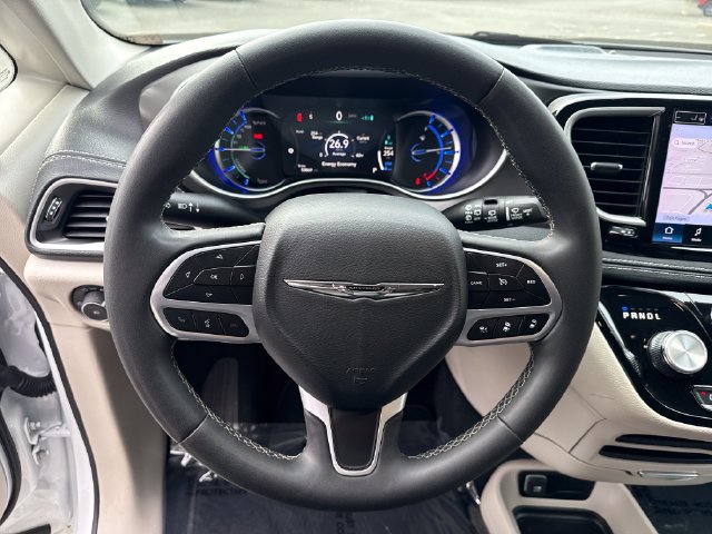 Used 2024 Chrysler Pacifica Limited FWD image 19
