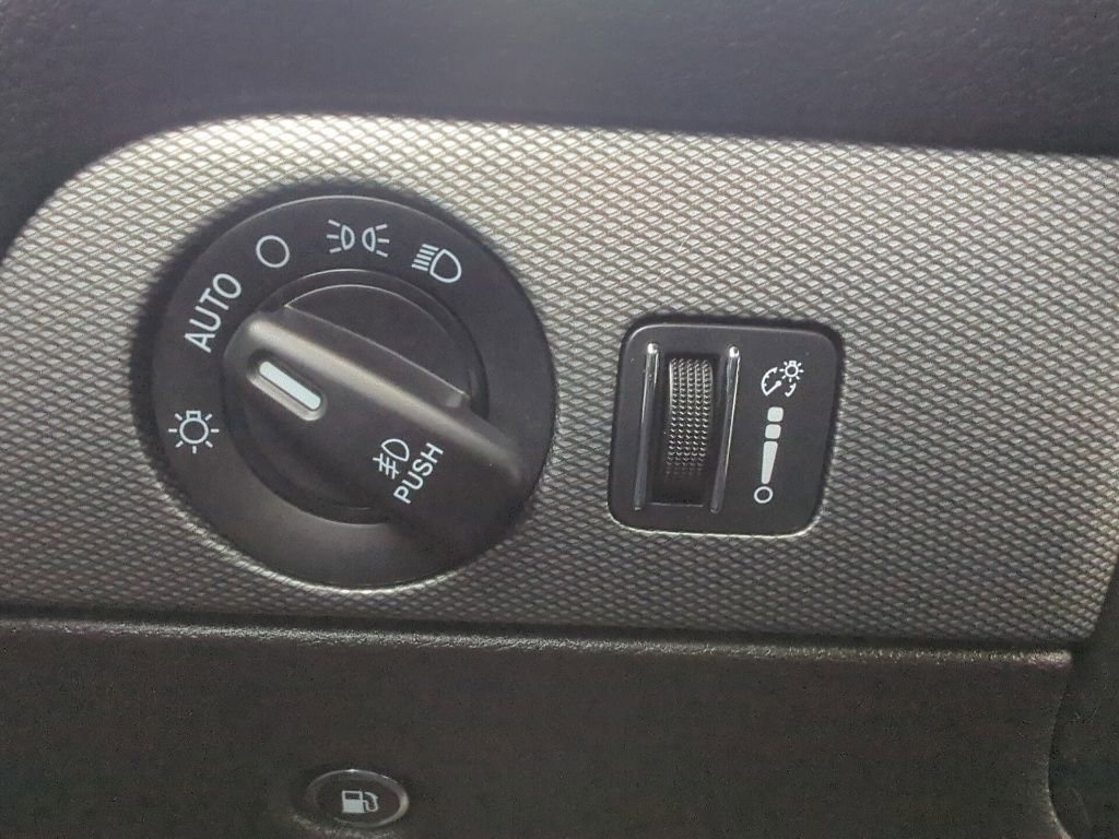 Used 2018 Dodge Durango GT w/ Blacktop Package AWD/4WD image 24