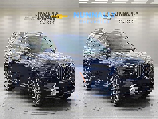 Used 2025 BMW X7 xDrive40i w/ Executive Package image 7