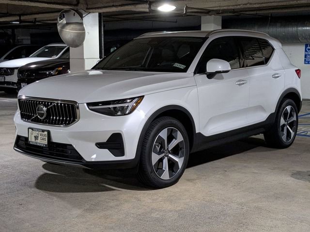 New 2025 Volvo XC40 B5 Core w/ Protection Package Premier image 7